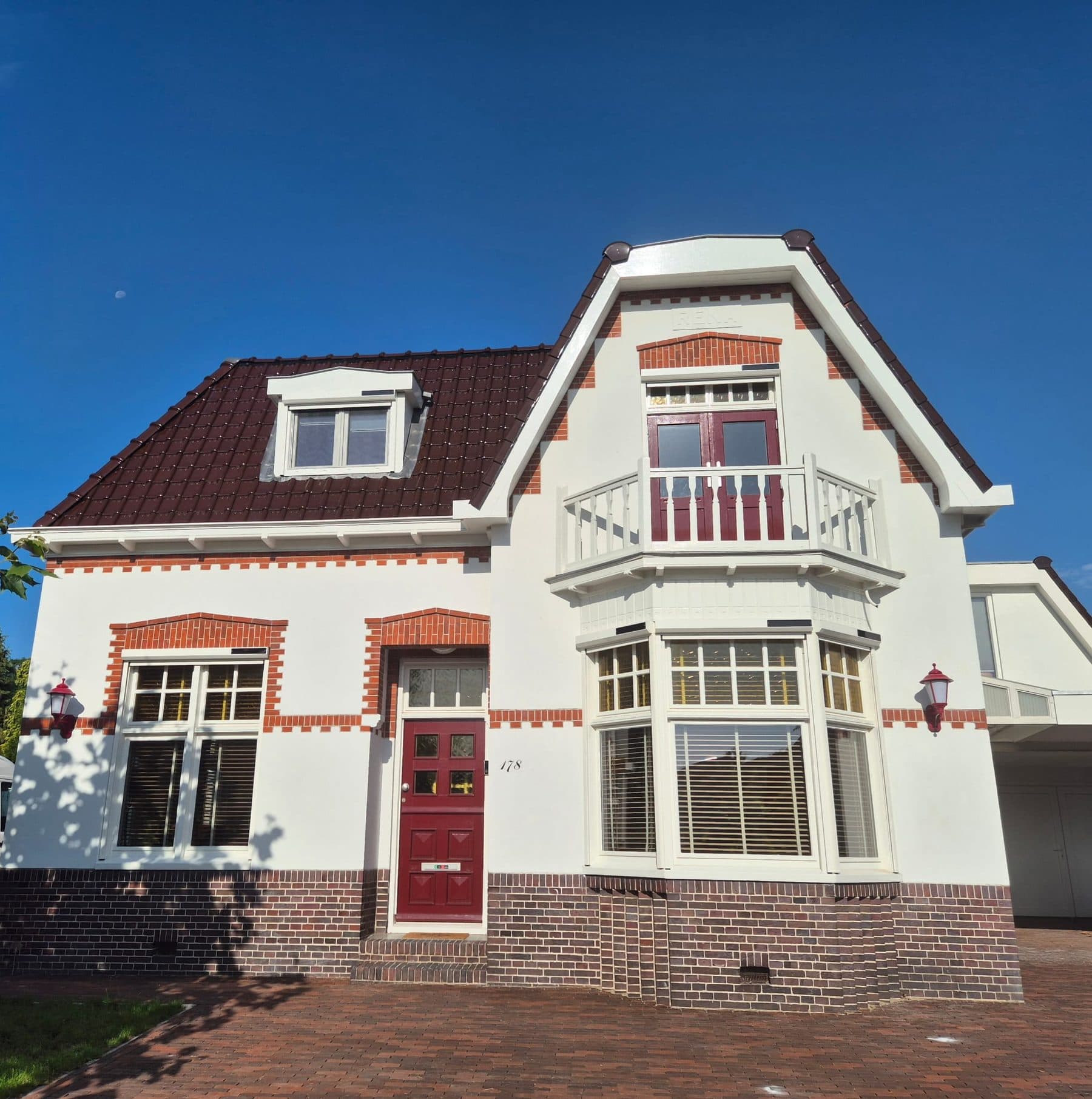 Gevel van B&B Rena aan de Hoofdweg in Paterswolde